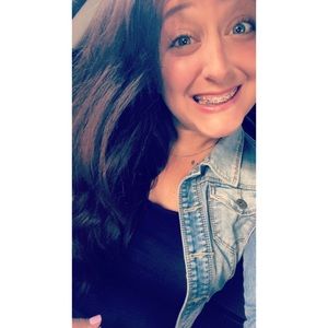 Meet your Posher, Nicole